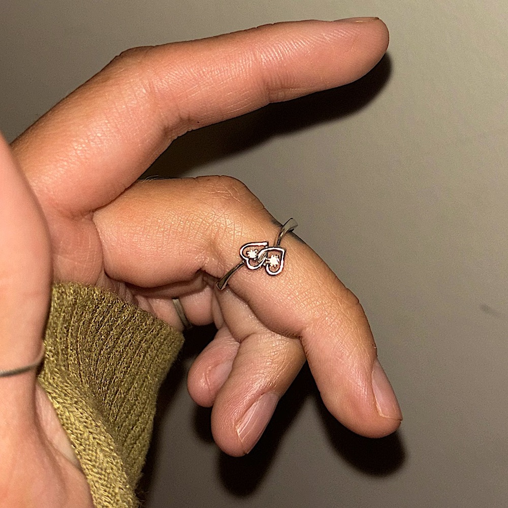 vintage custom made 14kt white gold w| 2 heart VVS diamonds 🩶 - Picture 6 of 6